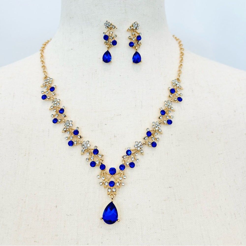 Sapphire Blue and Silver Necklace Set